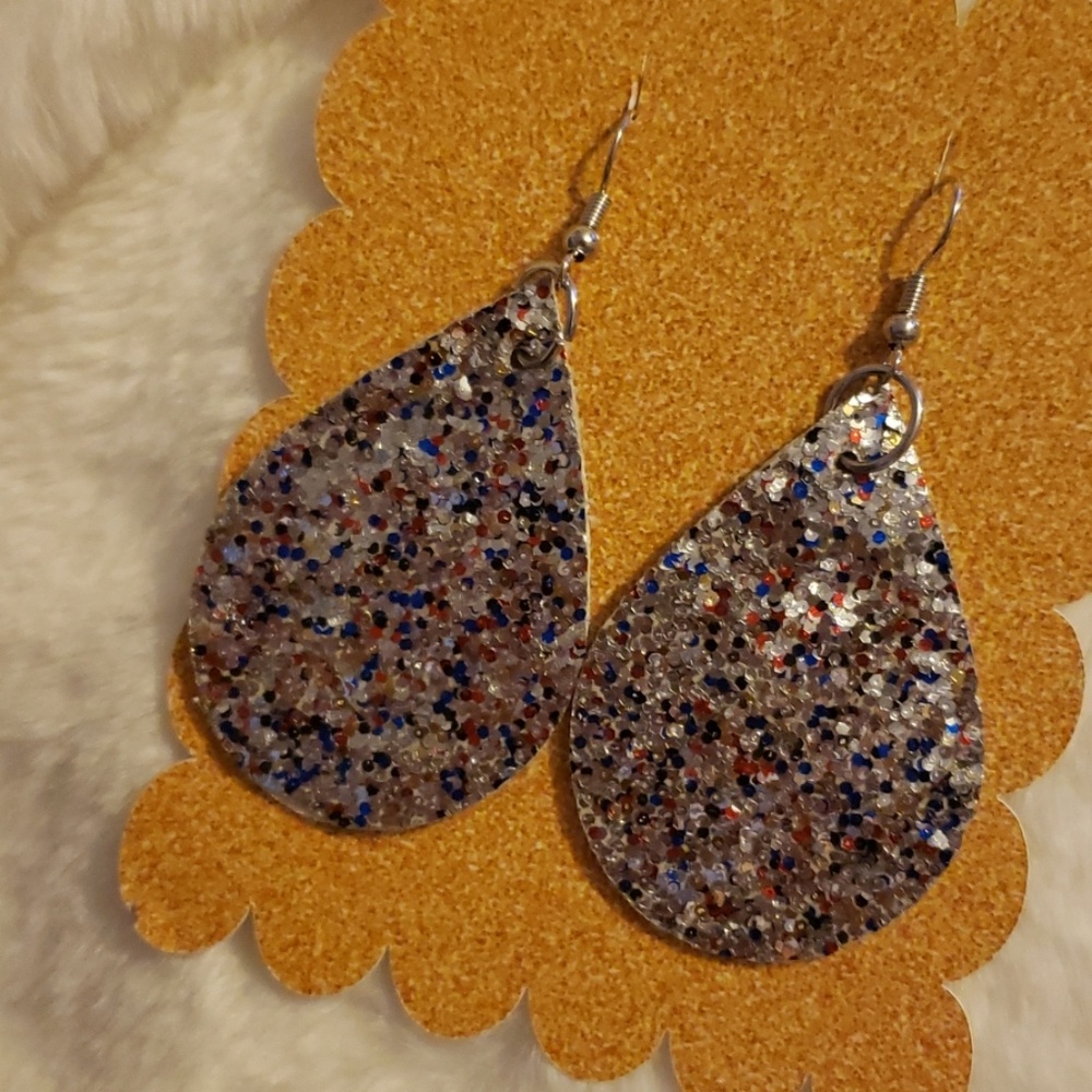 Teardrop earrings